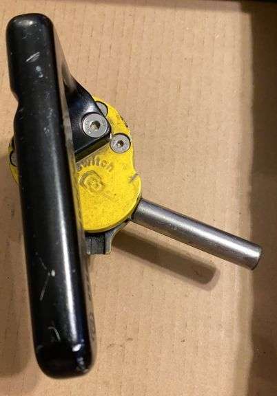 MagSwitch Handheld Magnet with Release