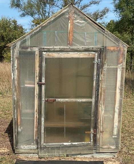 7'Tx5'Wx89''L Green House & Contents