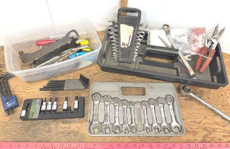 MIT Combination Wrench Set, Allen Wrenches & Assorted Hand Tools ...