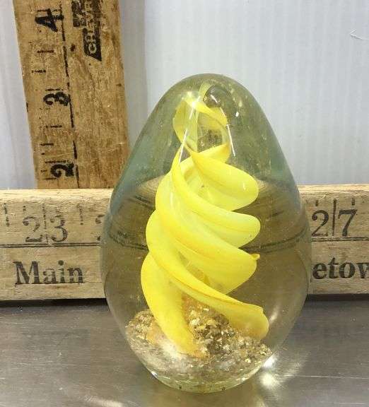 Inflatable Paperweight Handblown Paperweight - Sherwood Auctions