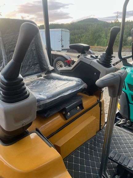 UNUSED 2025 AGT QK18Y-C Yanmar Diesel  15Hp Pilot controls Excavator (Hyd Thumb) Swing Boom