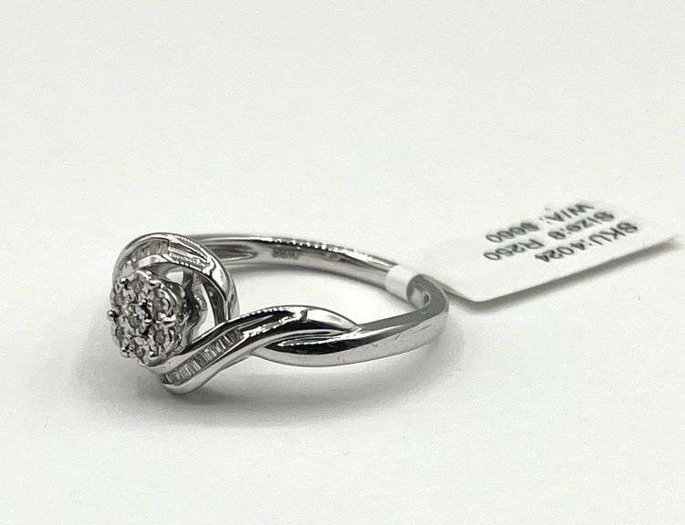 Sterling Silver Natural Diamond (0.11ct) Ring