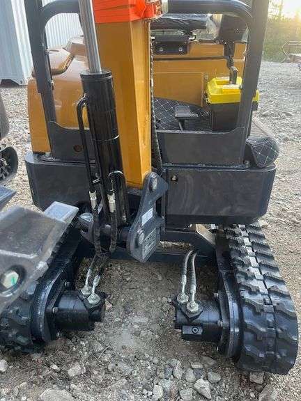 UNUSED 2025 AGT QK18Y-C Yanmar Diesel  15Hp Pilot controls Excavator (Hyd Thumb) Swing Boom