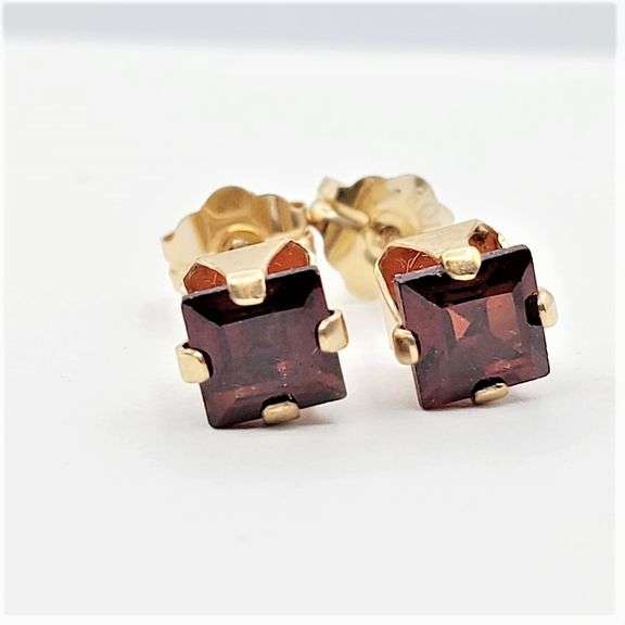 10KT Yellow Gold Natural Garnet Earring