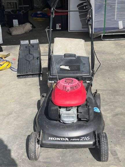 Honda Lawnmower With Bag - working