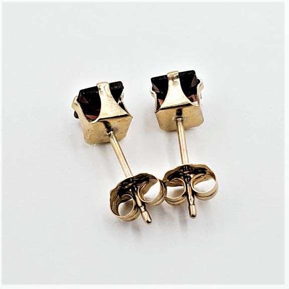 10KT Yellow Gold Natural Garnet Earring