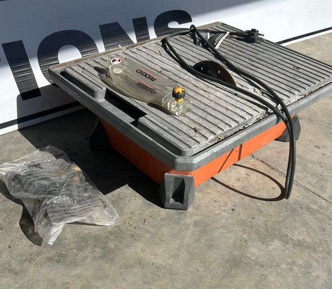 RIDGID Table Saw