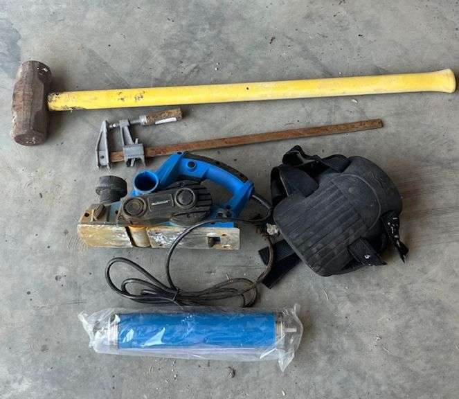 Sledge Hammer, knee pads, Sander, Clamp