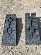 Rhino Vehicle Ramps . Crack