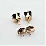 10KT Yellow Gold Natural Garnet Earring