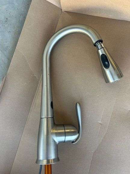 Motion sense hands free kitchen faucet