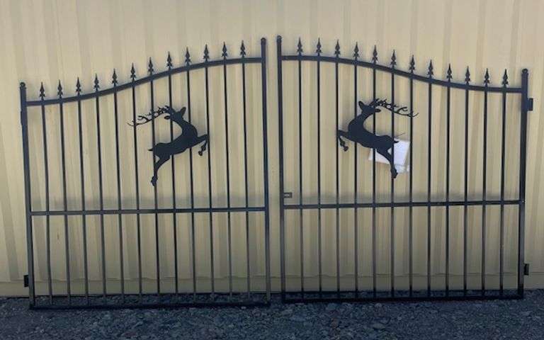 UNUSED 2025 14FT Bi-Parting Iron Gate "DEER"