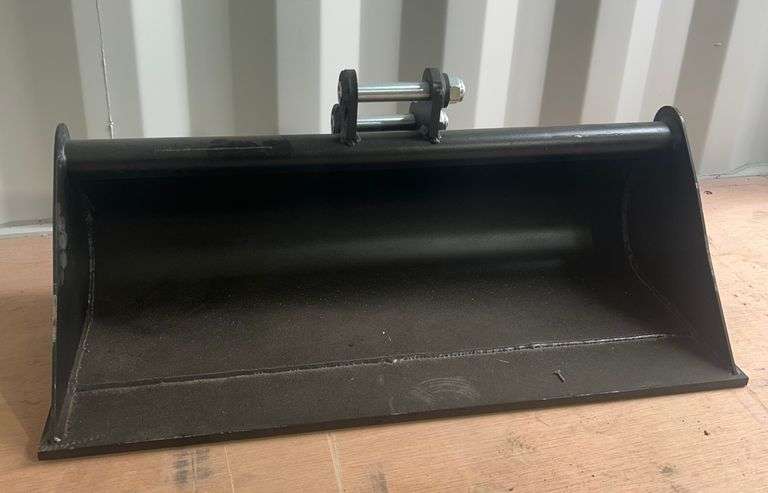 UNUSED 2025 32" Cleanup Bucket for 1-3 Ton Excavator