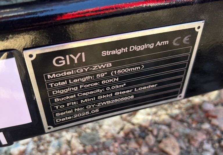 UNUSED 2025 GIYI Straight Digging Arm Mini Skid Steer