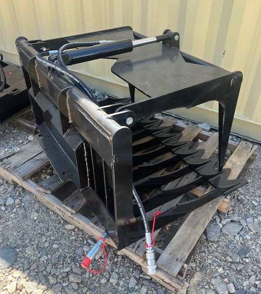 GIYI HWG44C 44 Inch2025 Hydraulic Hollow Wood Grapple Mini Skid Steer Attachment (Unused)