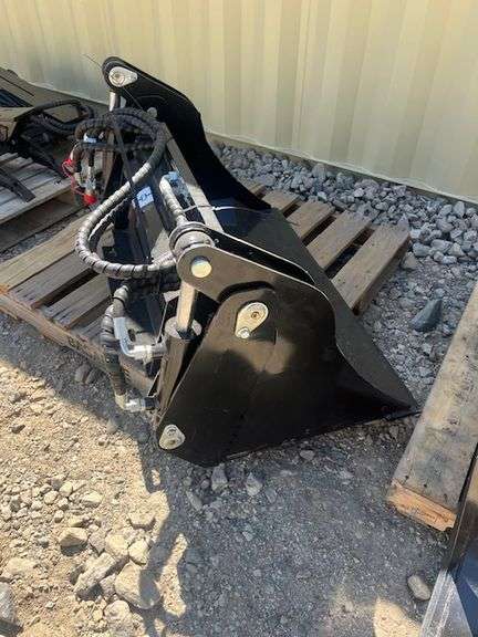 2025 GIYI XKH39F 39 Inch Hydraulic 4 In1 Bucket - Mini Skid Steer Attachment (Unused)