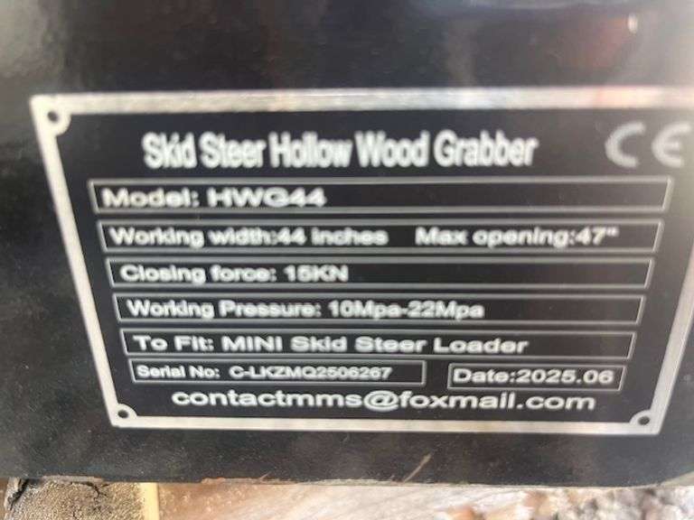 GIYI HWG44C 44 Inch2025 Hydraulic Hollow Wood Grapple Mini Skid Steer Attachment (Unused)