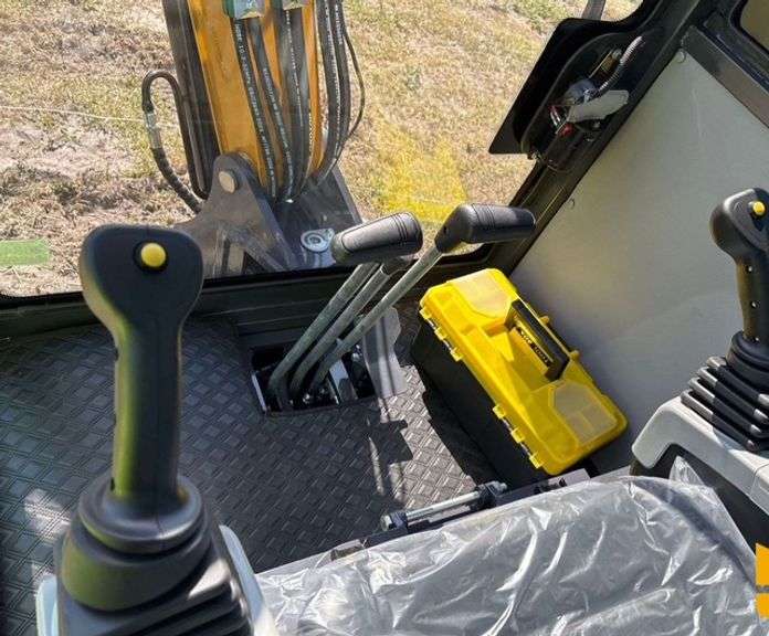 AGT-UNUSED 2025 MY50R 2-Ton Mini Excavator With 29 HP RATO Engine