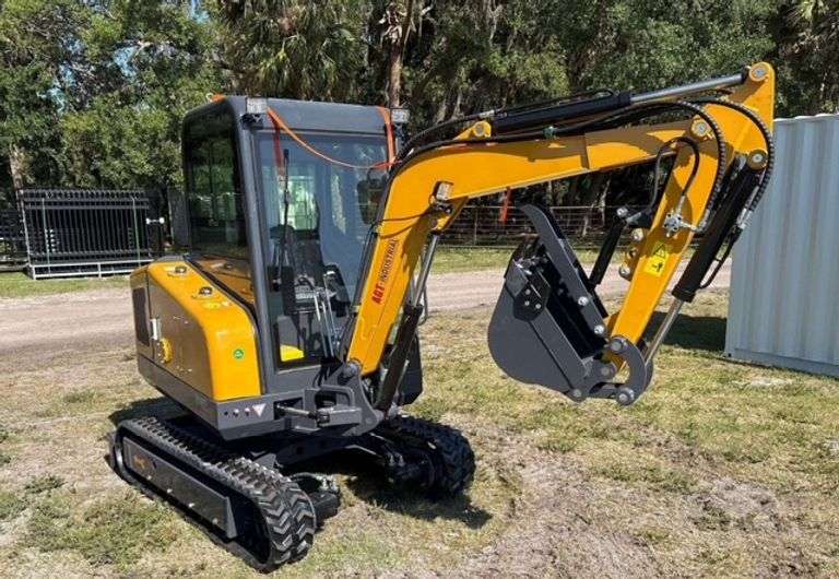 AGT-UNUSED 2025 MY50R 2-Ton Mini Excavator With 29 HP RATO Engine