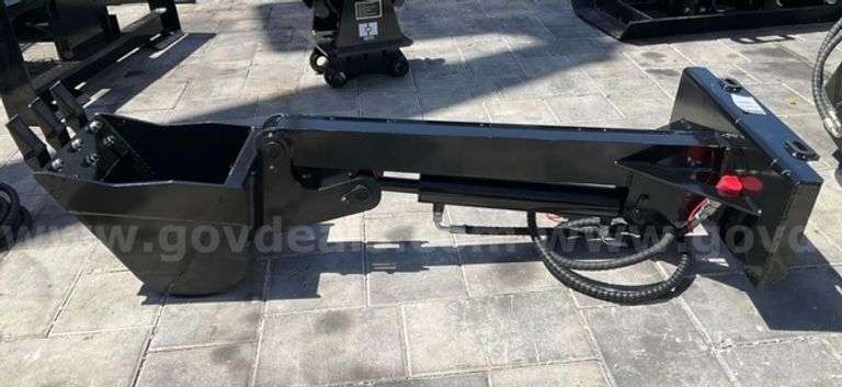 UNUSED 2025 GIYI Straight Digging Arm Mini Skid Steer