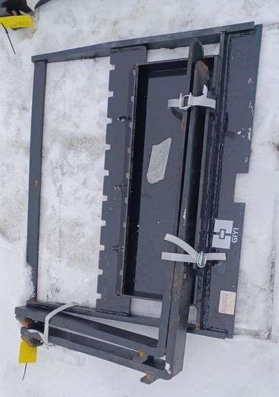 UNUSED 2025 GIYI 29" Pallet Forks for Mini Skid Steer