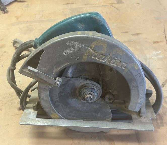Makita 5008MGA 8-1/4" Circular Saw