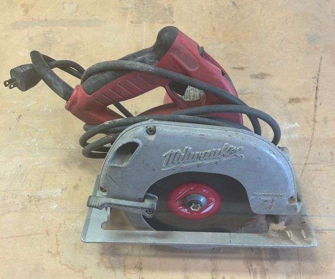 Milwaukee 6390-21 TILT-LOK™ 7-1/4" Circular Saw