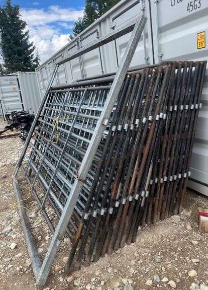 Rodeo/Corral QTY 19 Panels Height 6Ft X 10FT Wide and 1 Gate Height 8Ft X 10Ft Wide
