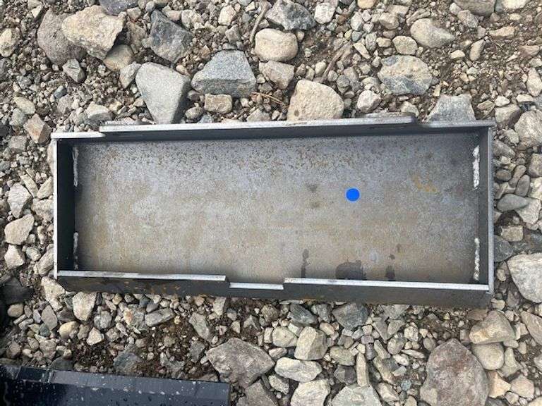 2025 Mini Skid Steer Universal Mounting Plate (Unused)