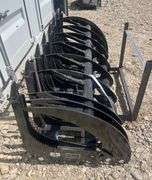 2025 GIYI CLG72C 72 Inch Hydraulic Curved Grapple- Skid Steer Attachment (Unused)