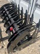 2025 GIYI CLG72C 72 Inch Hydraulic Curved Grapple- Skid Steer Attachment (Unused)
