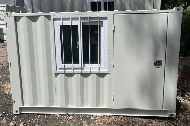 9' Storage/Office Container 9’L x 8’ 2”H x 7’ 4” W