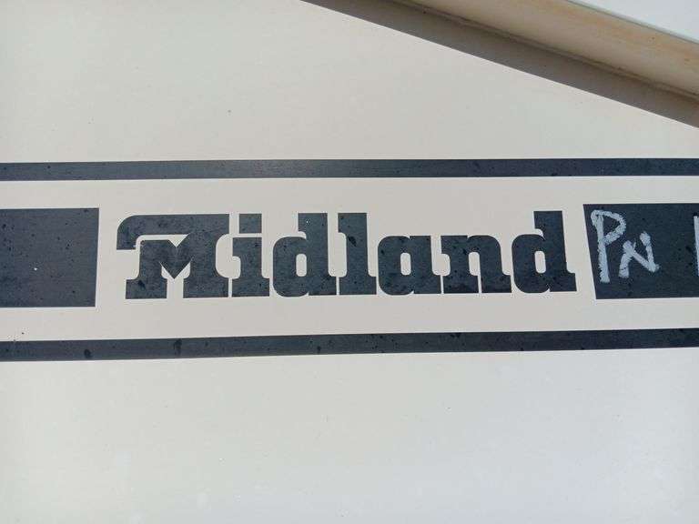 2002 Midland MG40M2000 Dump Trailer Tandem Axles, Air Brakes Sierra