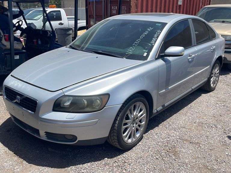 2005 Volvo S40 T5 Sierra Auction Management Inc