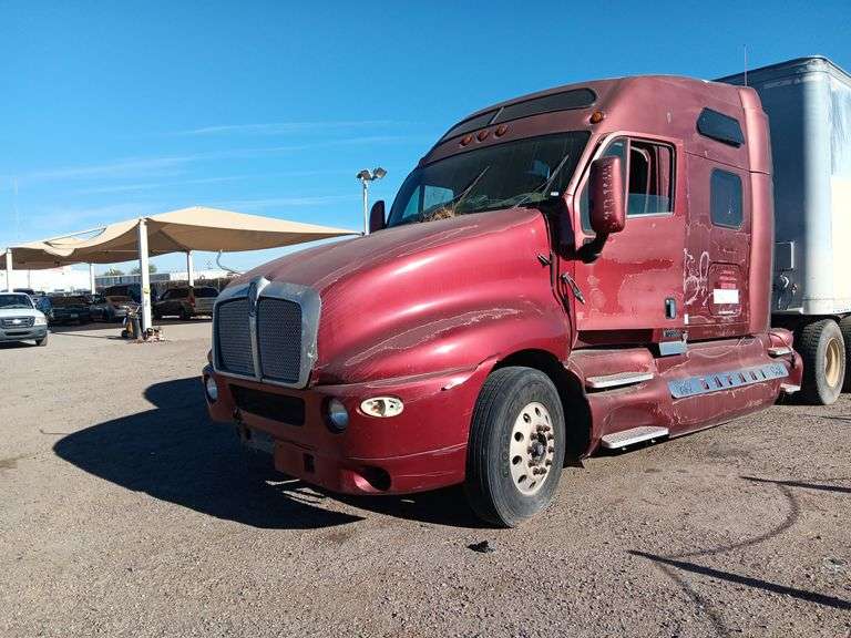 1998  Kenworth  T2000   Semi-Truck