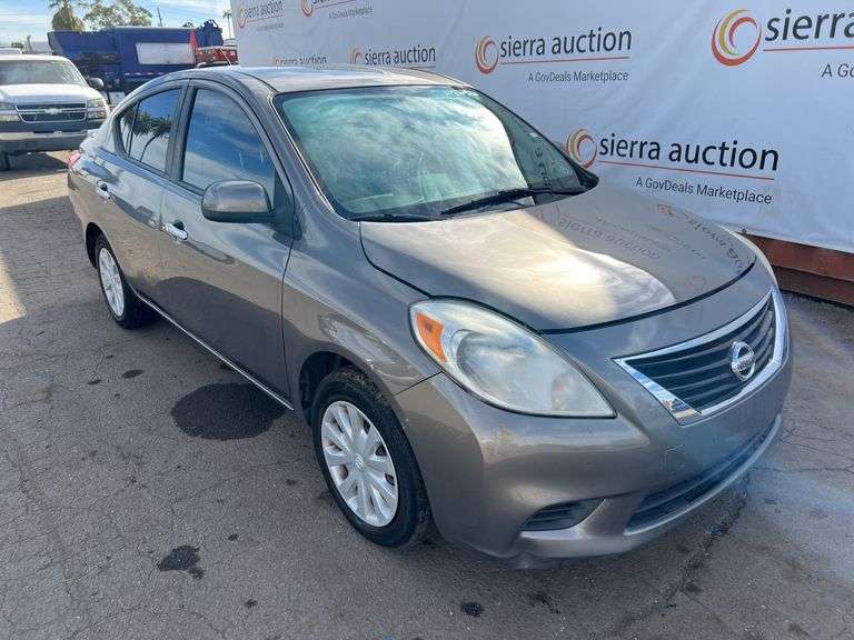 2013  Nissan  Versa