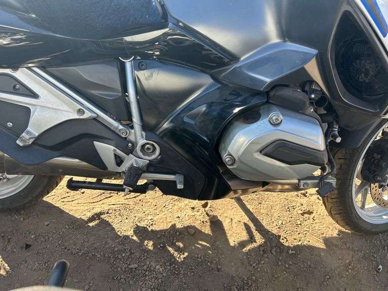 2016 BMW R1200RT - Sierra Auction Management Inc