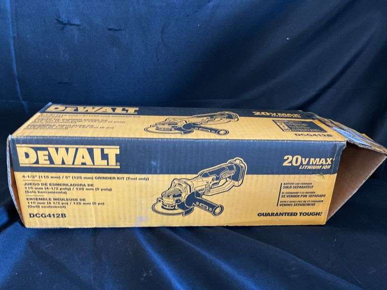 (1 Qty) Dewalt 4-1/2”, 5” Grinder Kit