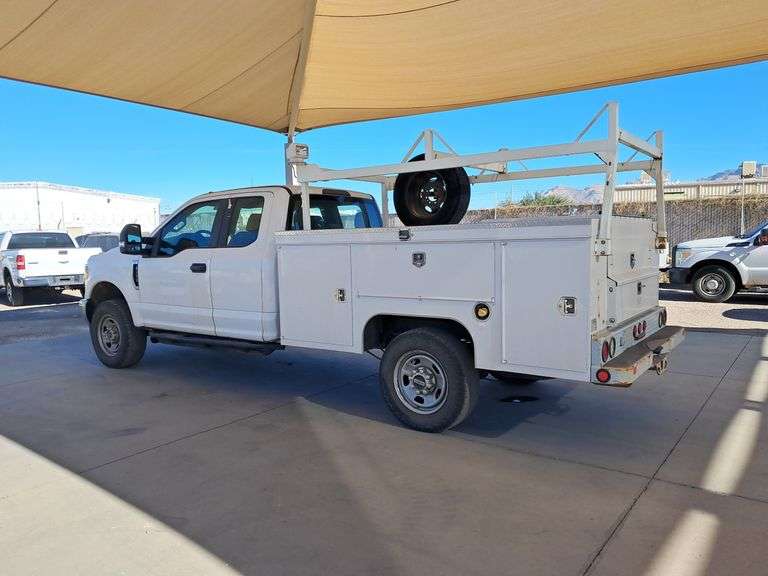 2018  Ford  F-350 SD  Service Truck