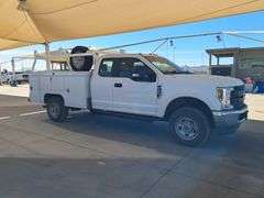 2018  Ford  F-350 SD  Service Truck