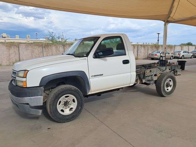2005  Chevrolet  2500 HD W/T  Work Truck