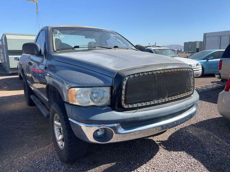 2005  Dodge  Ram 1500 SLT