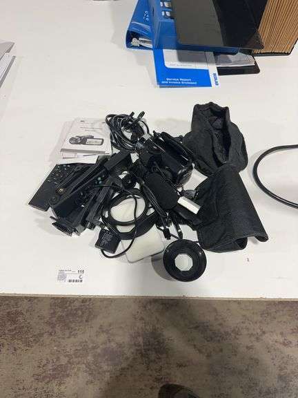 8K Ultra HD Camcorder With Extras Battery, Charger, Light, and Bag