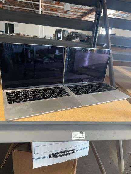 (2) Apple MacBook Air A1932
