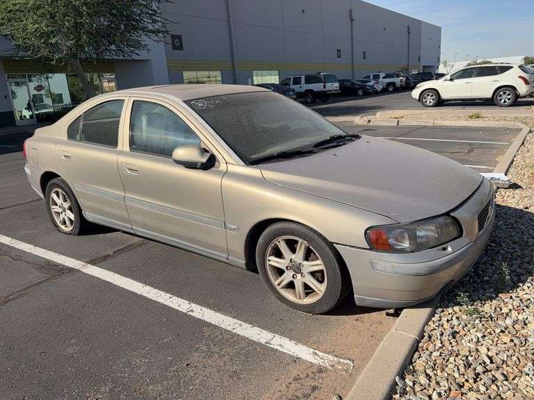 2002  Volvo  S60