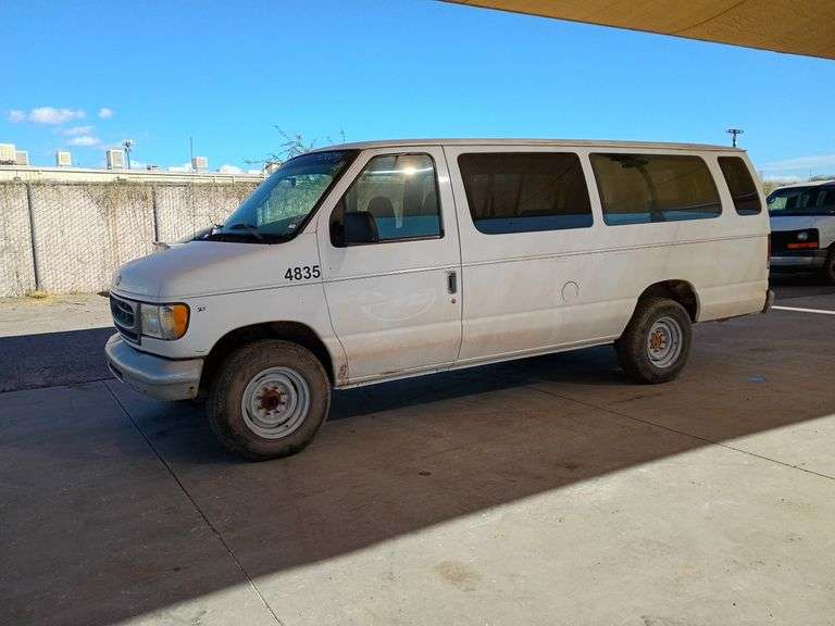 2002  Ford  E350 XLT Super Duty  Passenger Van
