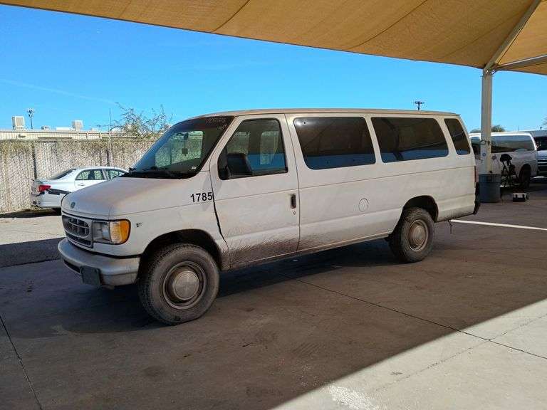 2000  Ford  E350 XL Super Duty   Passenger Van