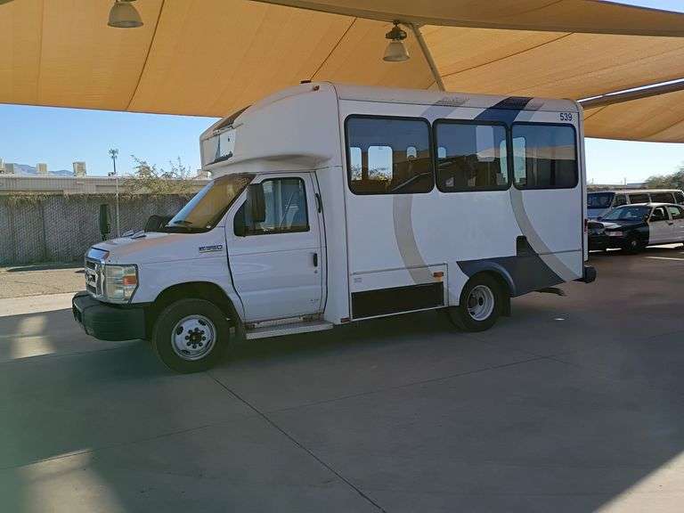 2017  Ford  E350 Super Duty   Shuttle Bus