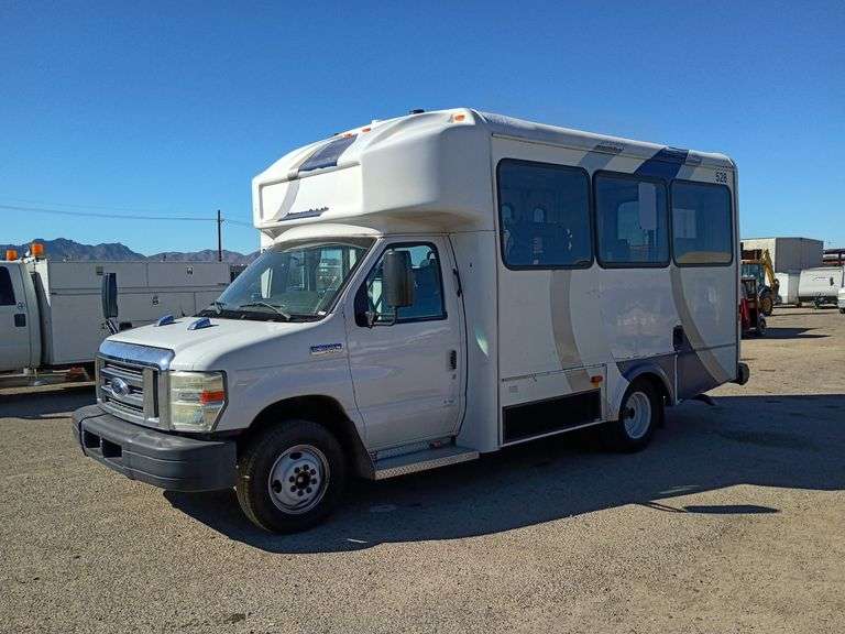 2017  Ford  E350 Super Duty   Shuttle Bus