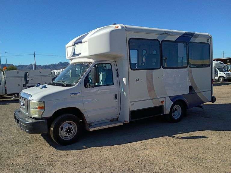 2017  Ford  E350 Super Duty   Shuttle Bus